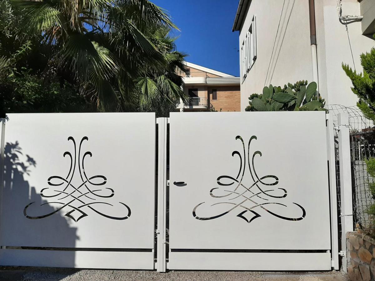 Viola Di Mare Rooms And Parking Termoli Exterior photo